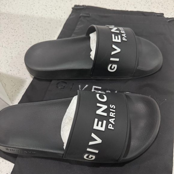 Givenchy Rubber Slides - Picture 1 of 7